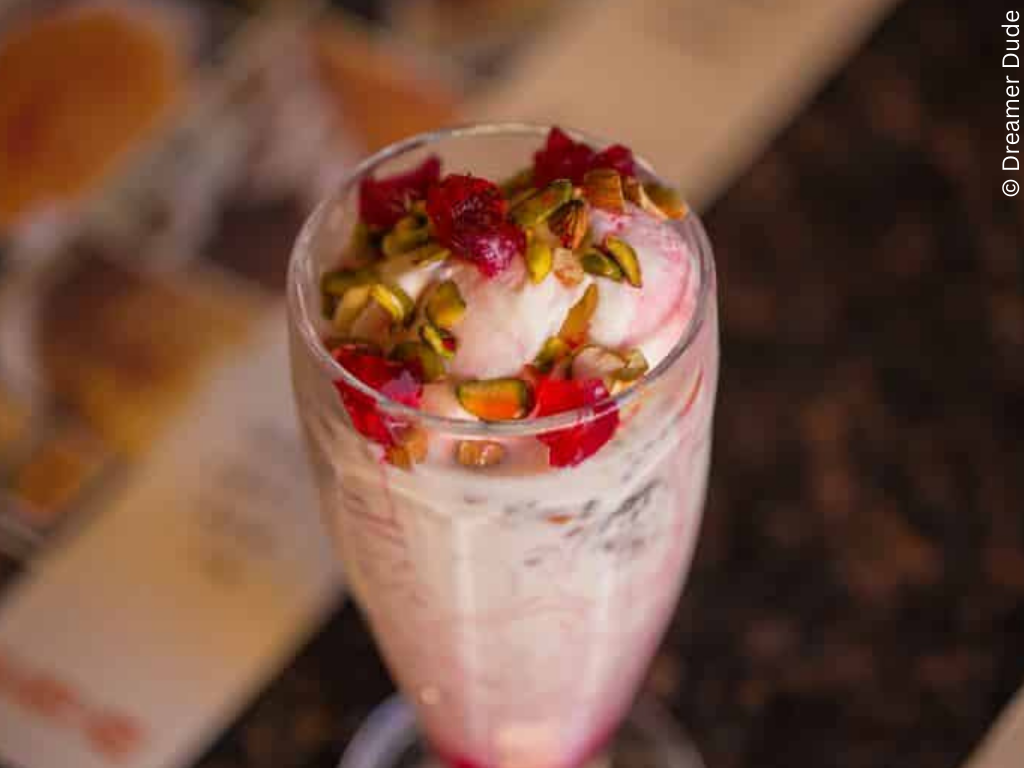 a strawberry knickerbocker glory